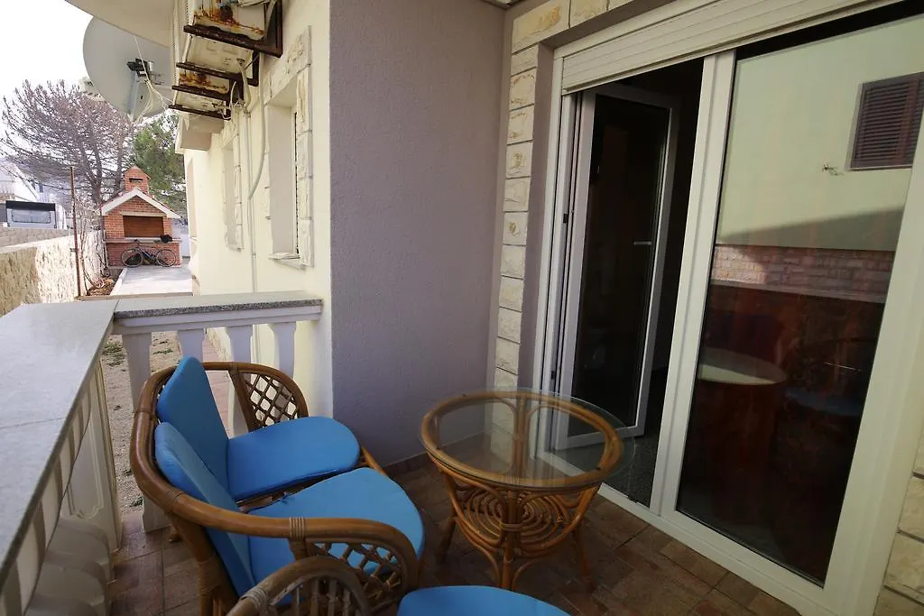 ויר Apartments Tina P