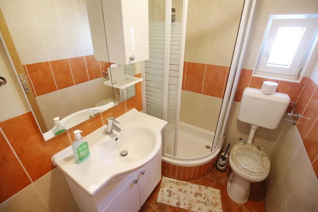 ויר Apartments Tina P