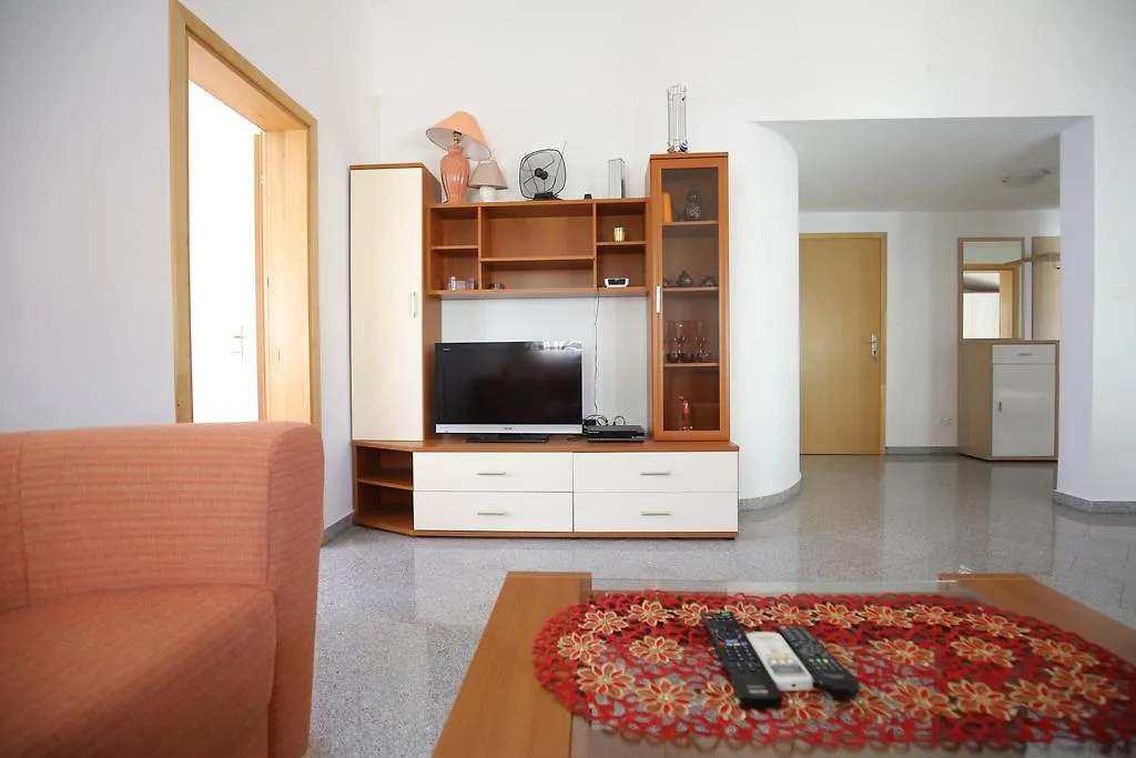 ויר Apartments Tina P