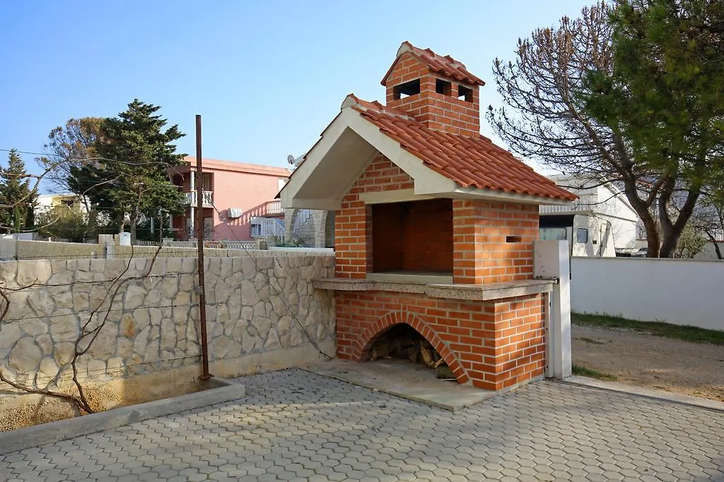 ויר Apartments Tina P