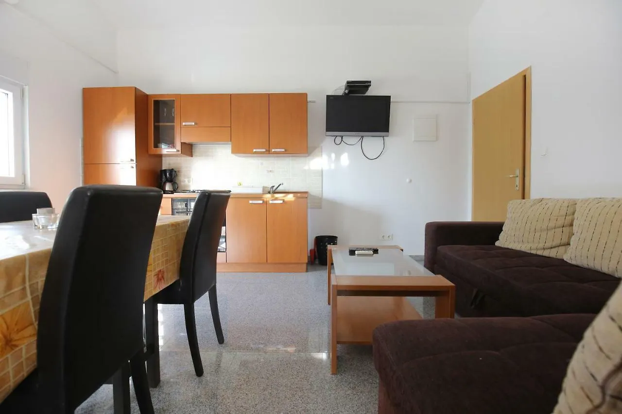 ויר Apartments Tina P